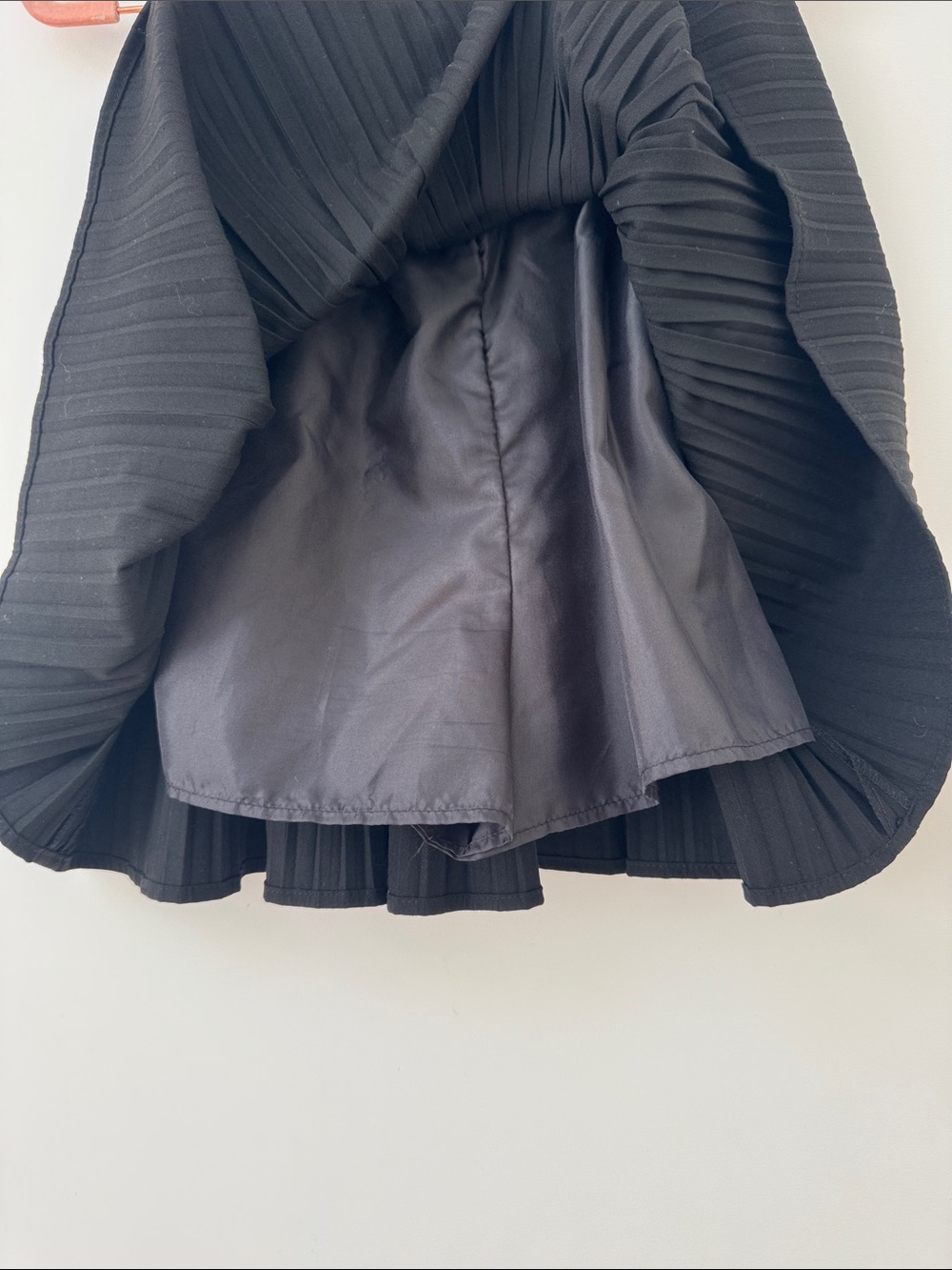 Zara Black Pleated Mini Skirt - Picture 2 of 3